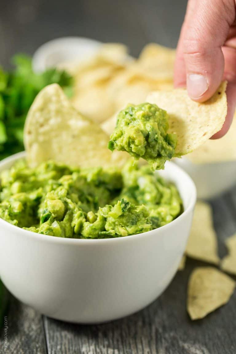 Mexican Restaurant Style Guacamole - Tastes Lovely